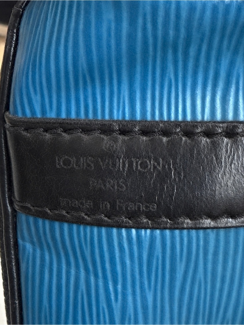 Louis Vuitton Blue Epi Noe Leather Crossbody with Black Trim - Picture 15 of 16